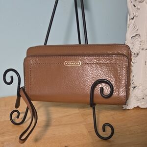 Coach Double Zip Wristlet 8x4.  EUC (#84)